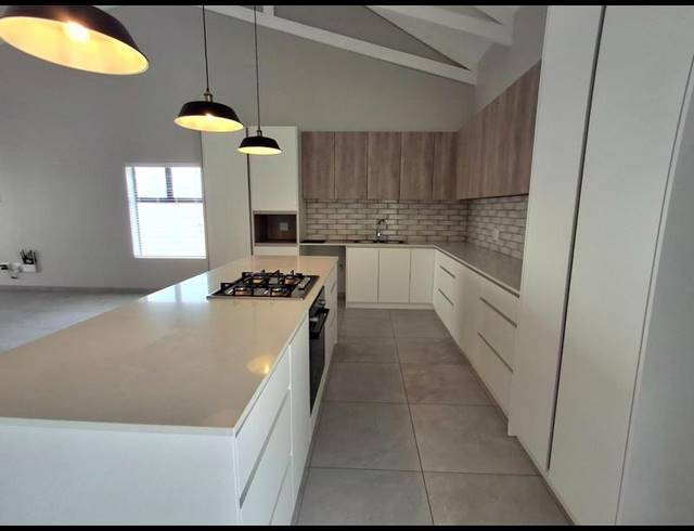 3 BEDROOM HOUSE FOR SALE IN BRITANNIA BAY